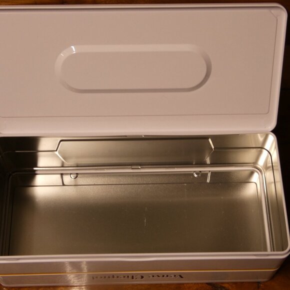 Veuve Clicquot limited edition cassette tape aluminum champagne bottle tin - Picture 5 of 5